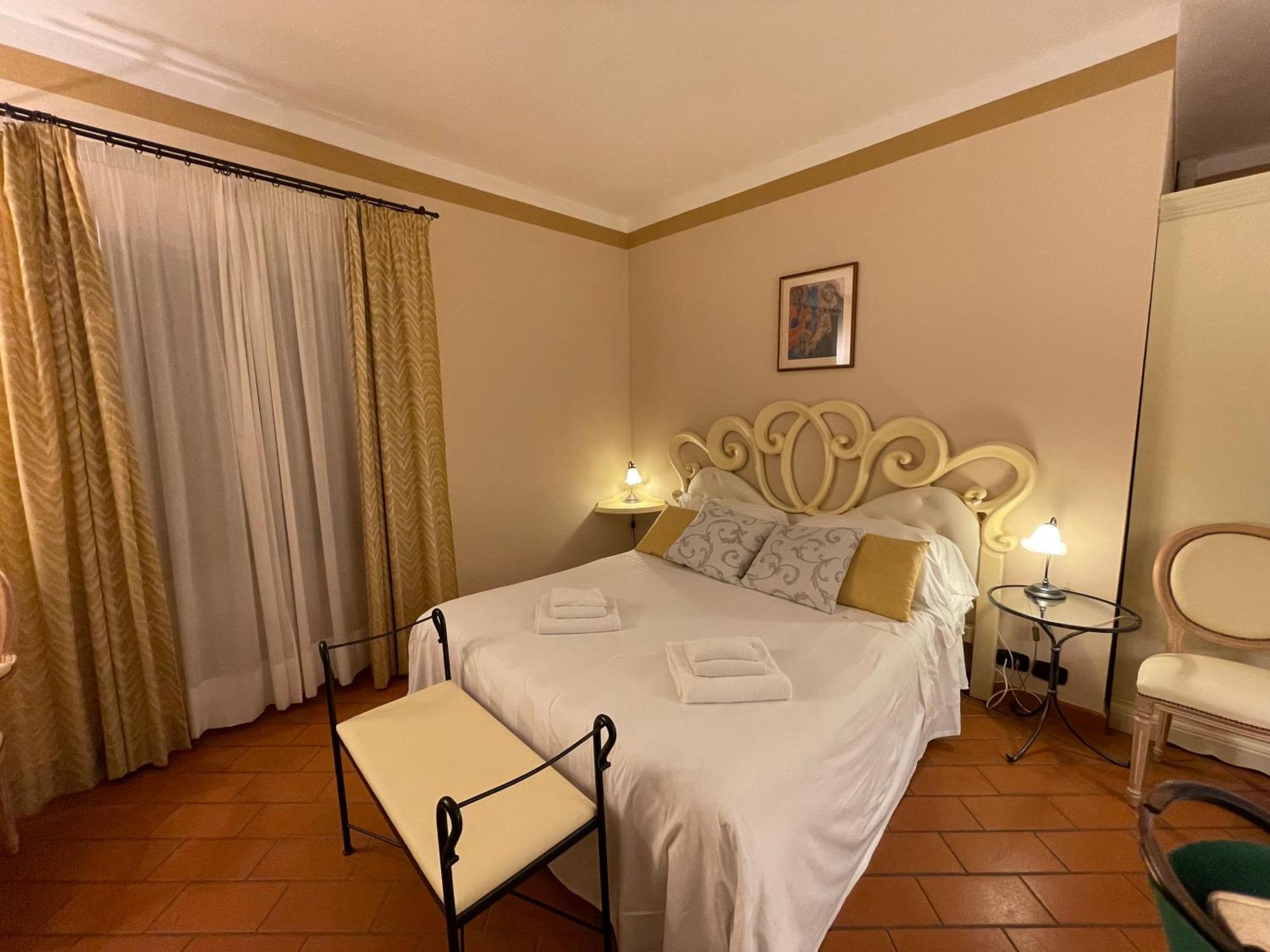 Il Colombaio Winery & Rooms Monteriggioni Luaran gambar