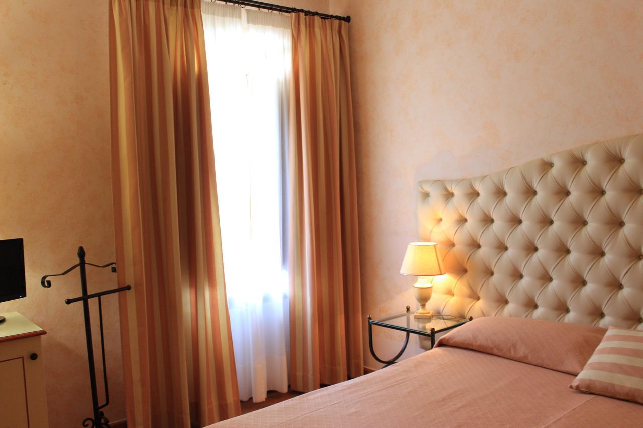 Il Colombaio Winery & Rooms Monteriggioni Luaran gambar